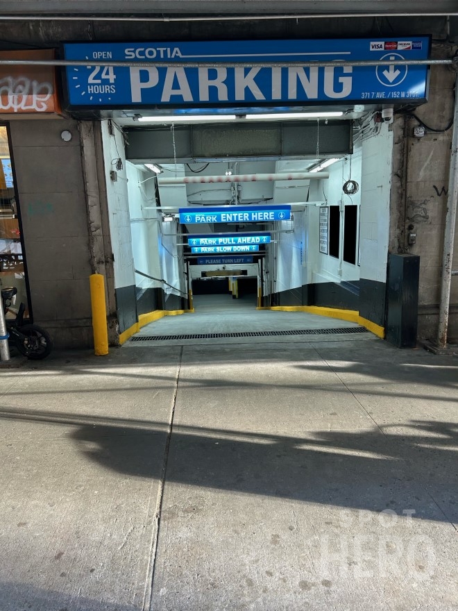 Photo of 152 W 31st St. - Scotia Parking LLC Valet Garage